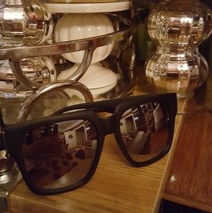 Quay australia On the prowl sunglasses